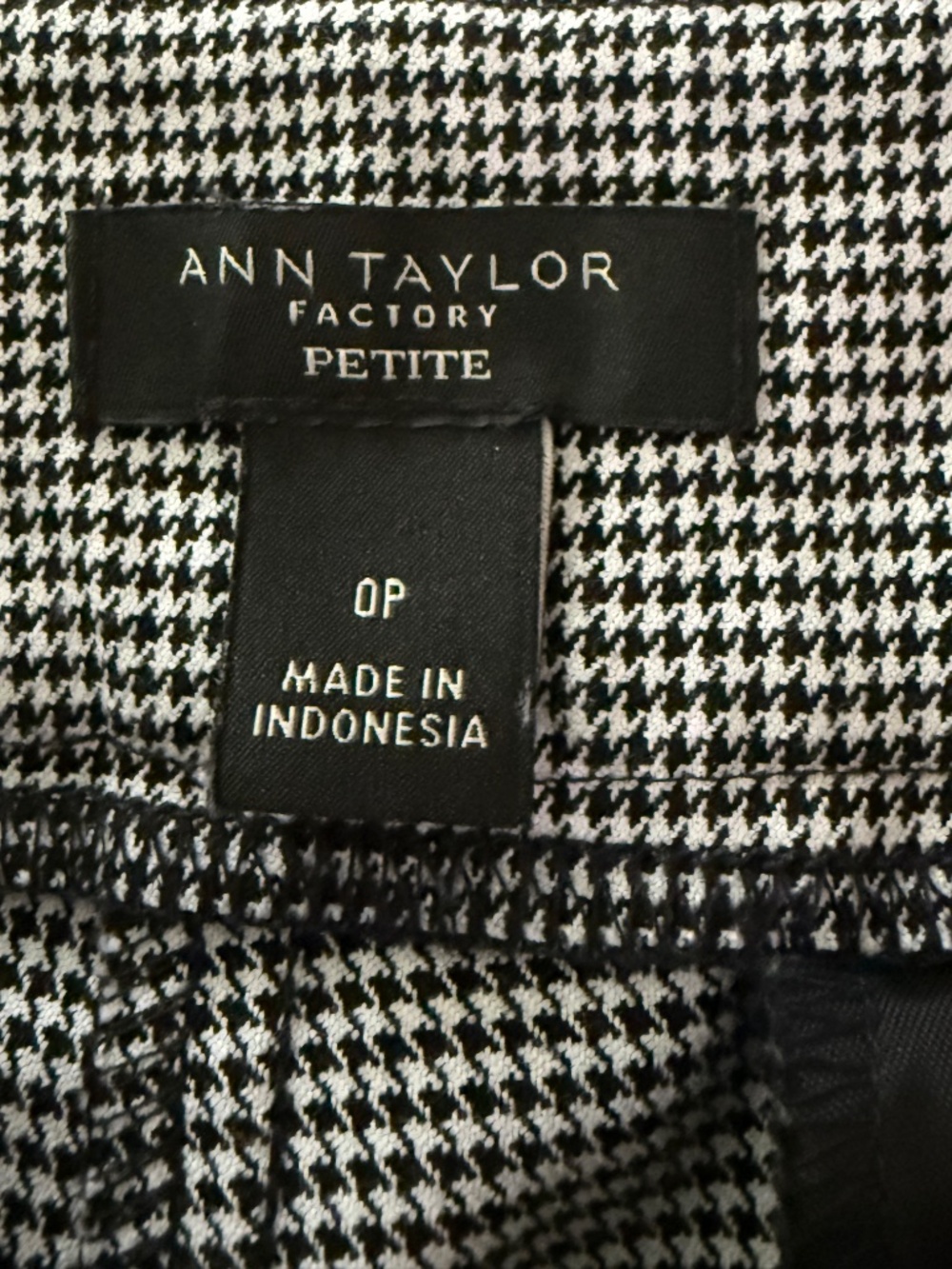 Ann Taylor Factory Petite Black & White Houndstooth Pants, Size 0P, NWOT - Picture 2 of 8